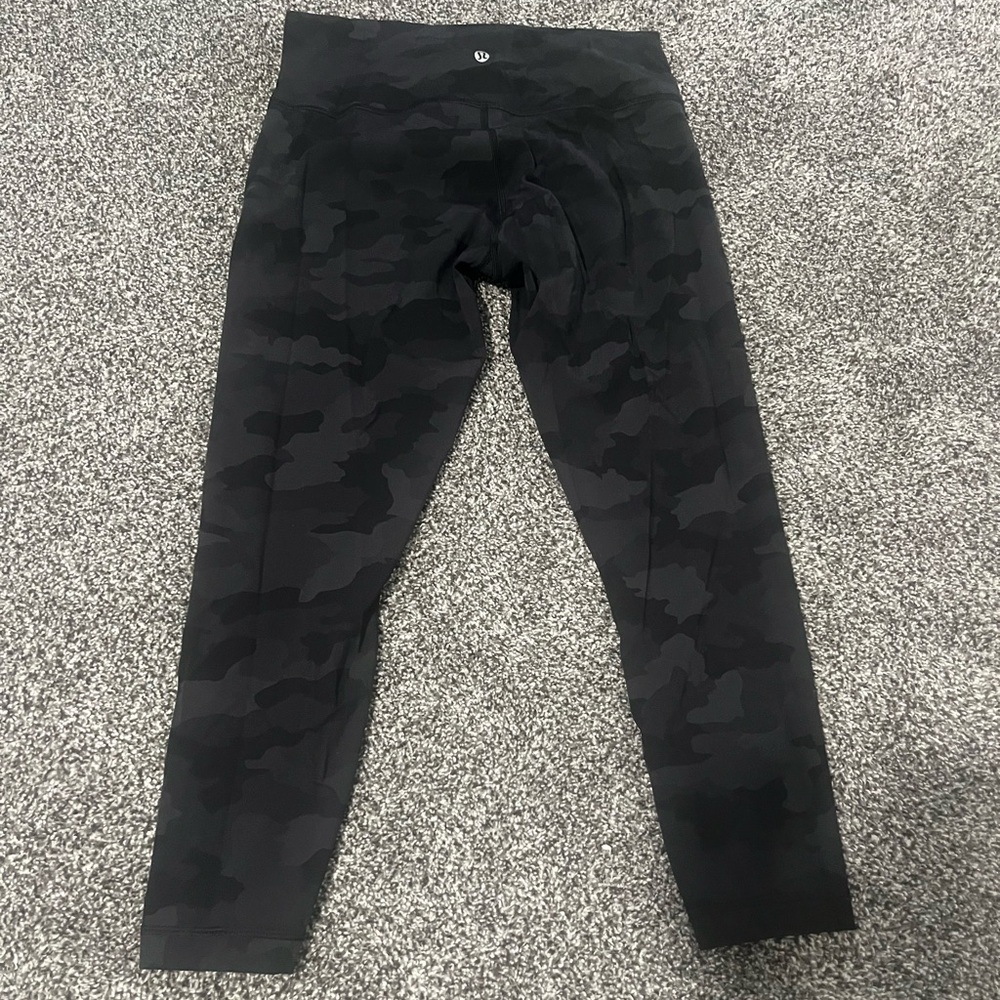 Lululemon Wonder Under Leggings - Size 10 23’ - Picture 4 of 4